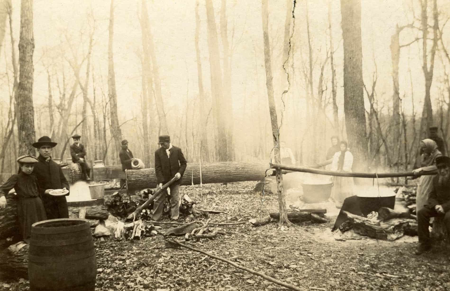 SHM 16834 - Eich Family Harvesting Maple Syrup, Collegeville (Minn), ca 1905